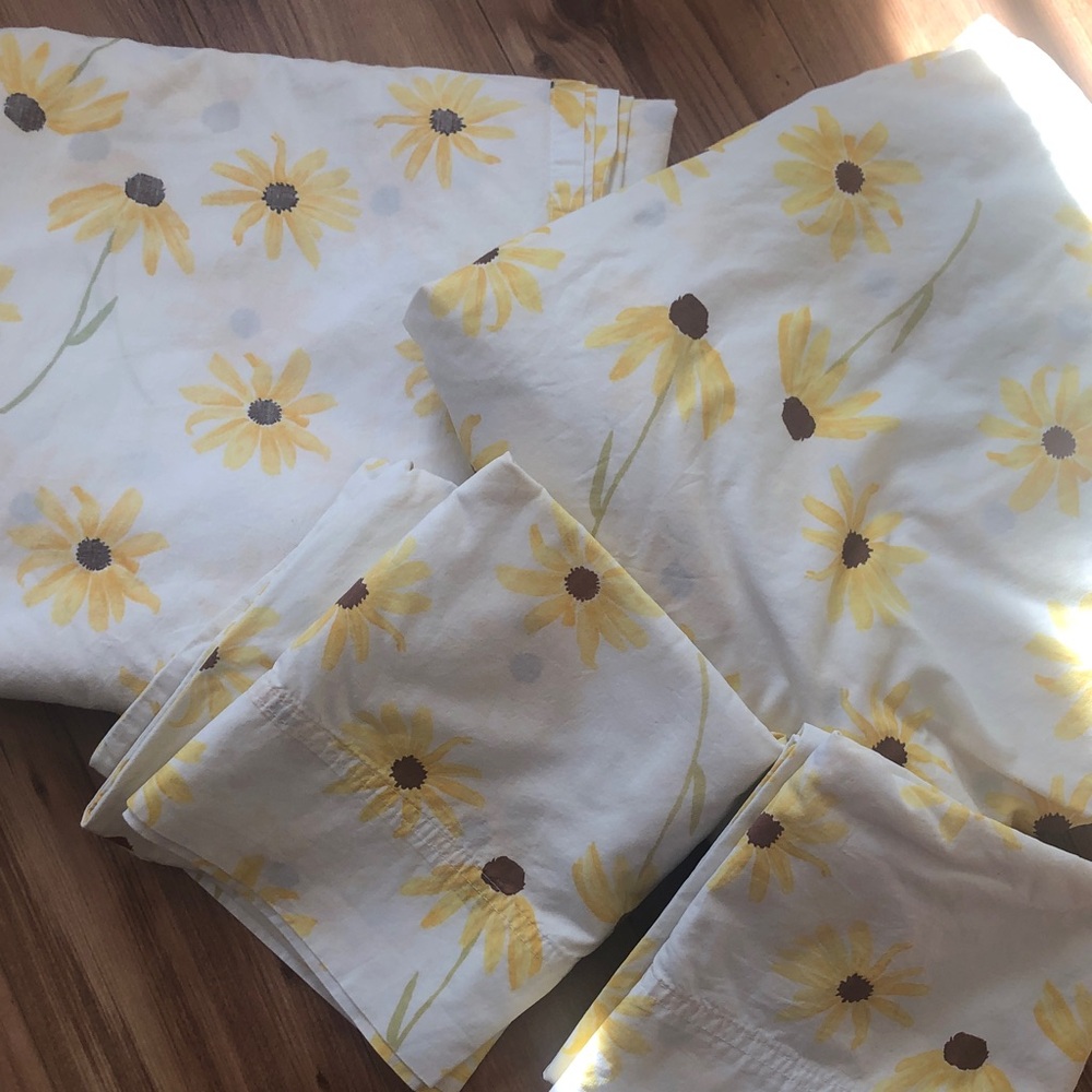Garnet Hill vintage sunflower queen bed sheet set